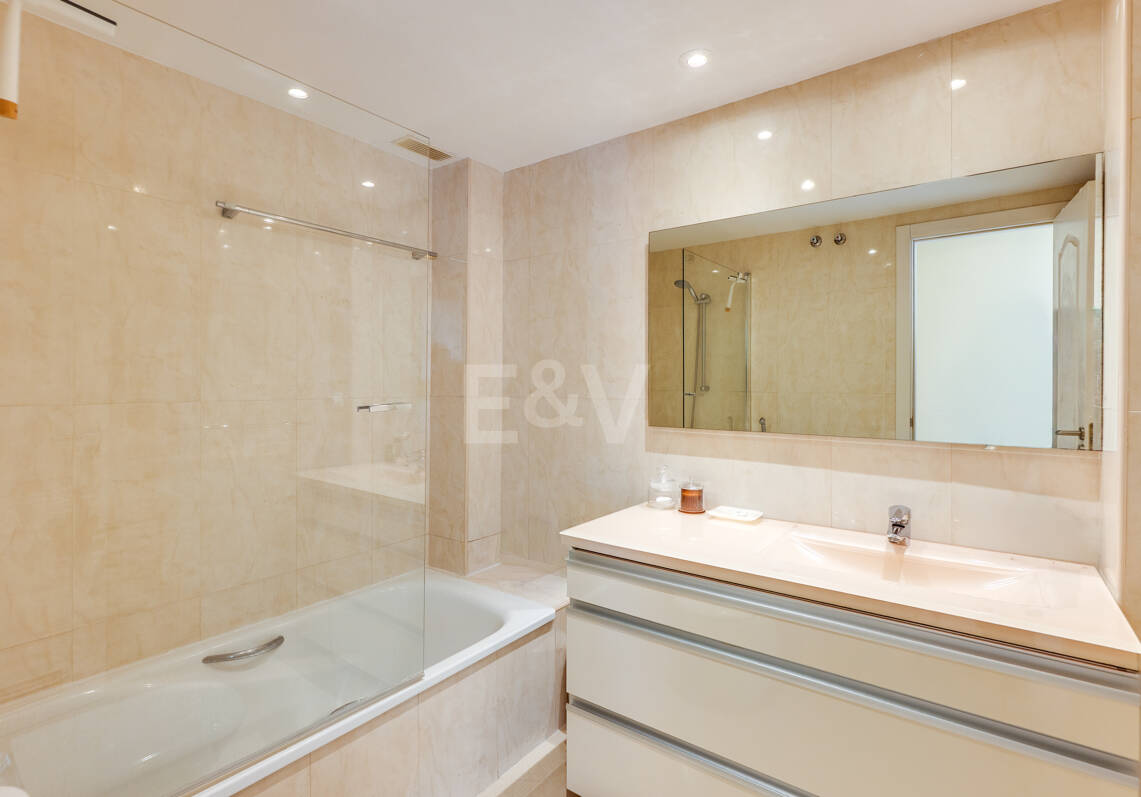 Exclusive Apartment with Private Terrace in Nagüeles