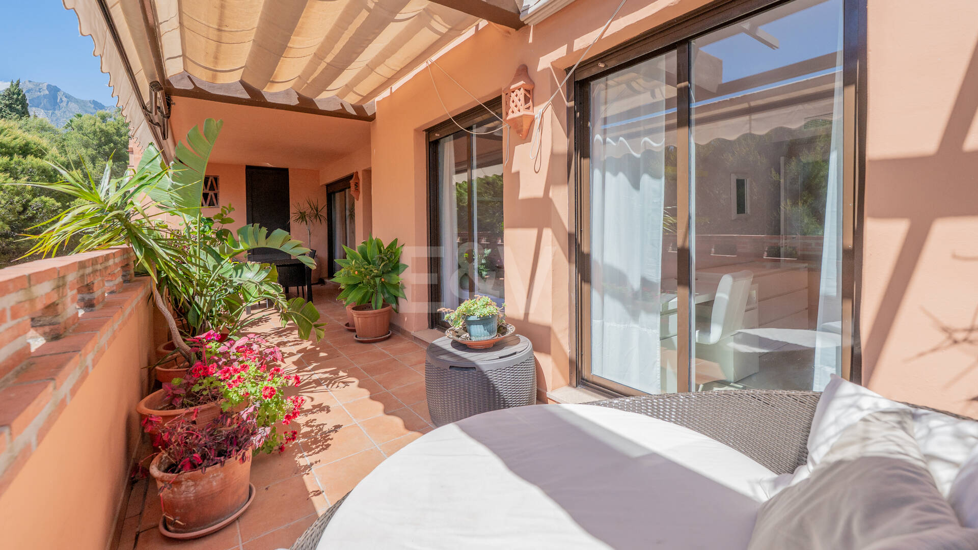 Exclusivo apartamento con terraza privada en Nagüeles