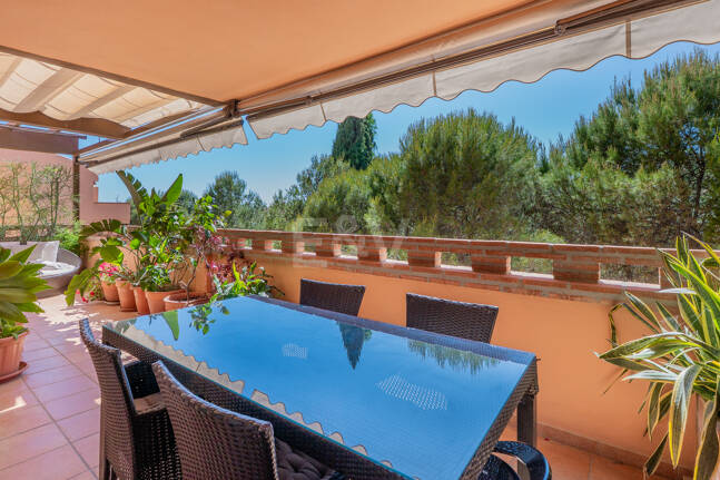 Exclusivo apartamento con terraza privada en Nagüeles