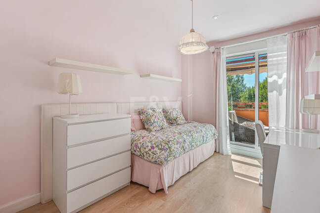 Exclusivo apartamento con terraza privada en Nagüeles