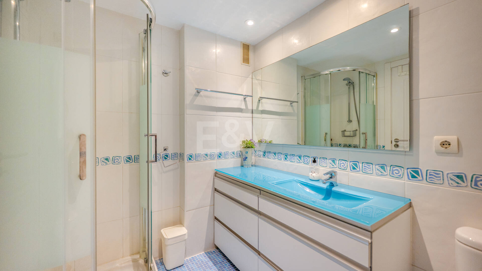 Exclusivo apartamento con terraza privada en Nagüeles