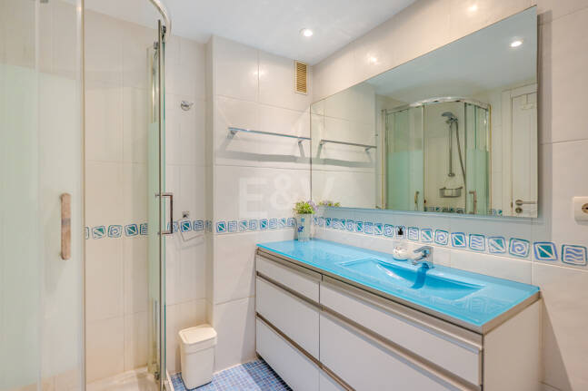 Exclusivo apartamento con terraza privada en Nagüeles