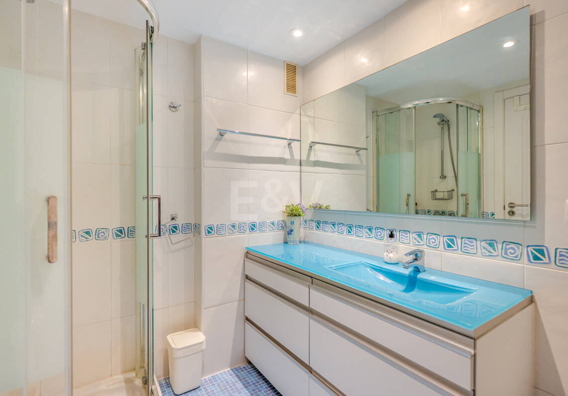 Exclusive Apartment with Private Terrace in Nagüeles