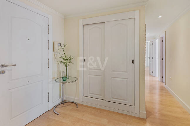 Exclusivo apartamento con terraza privada en Nagüeles