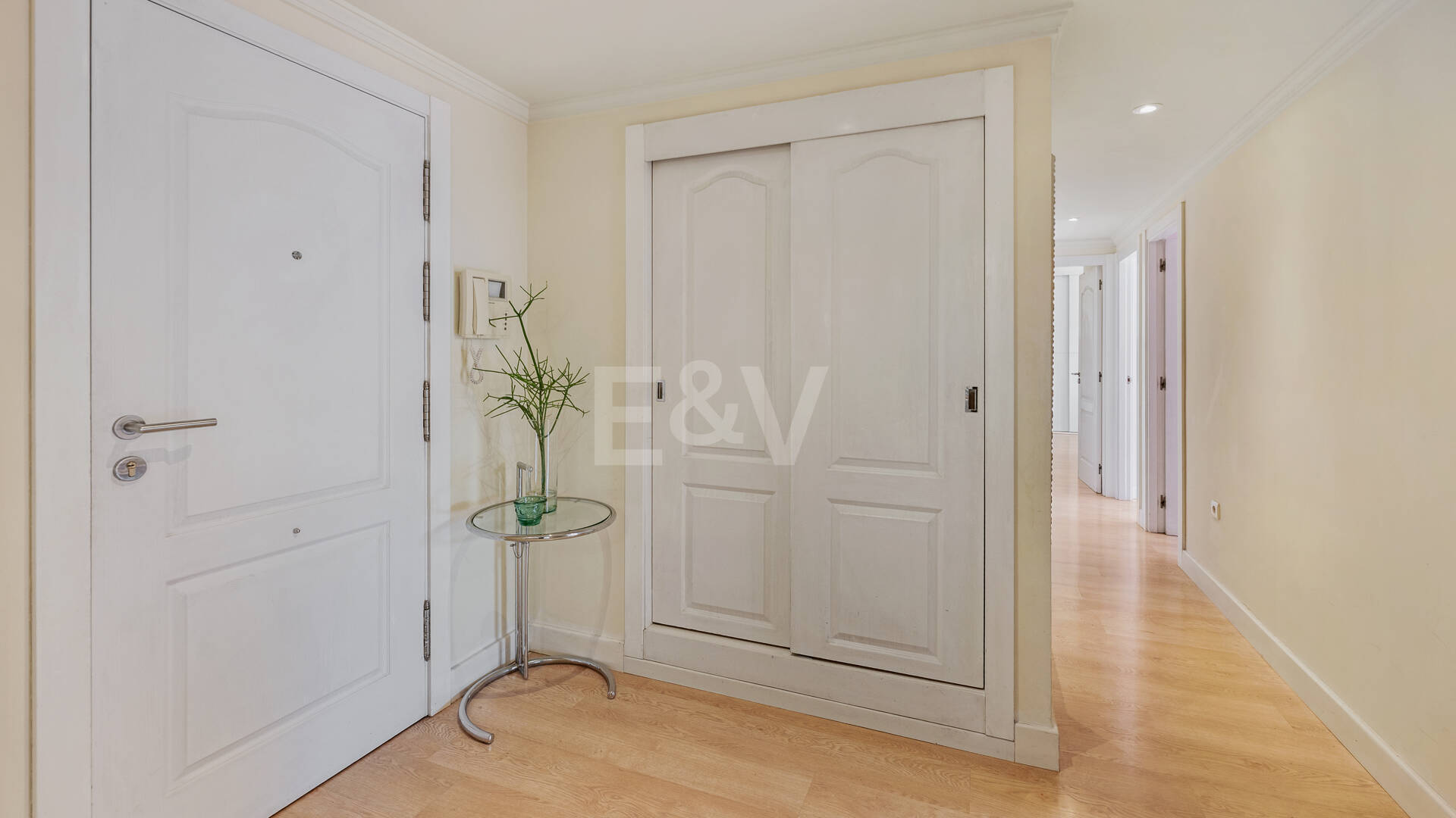 Exclusivo apartamento con terraza privada en Nagüeles