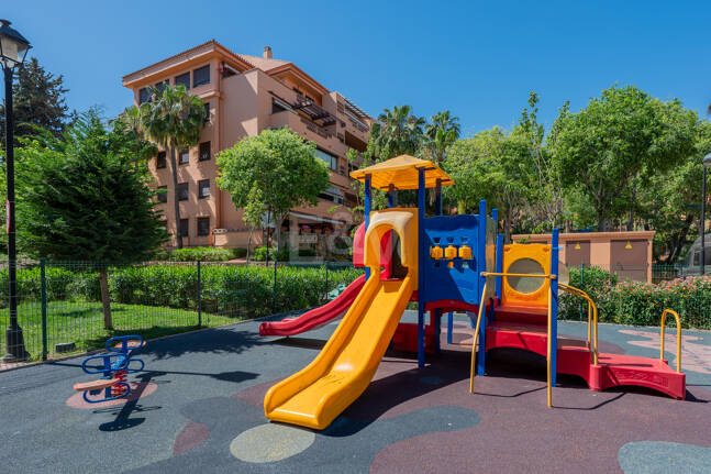 Exclusivo apartamento con terraza privada en Nagüeles