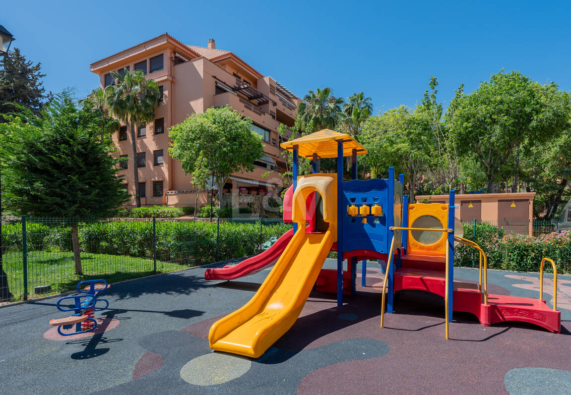 Exclusivo apartamento con terraza privada en Nagüeles