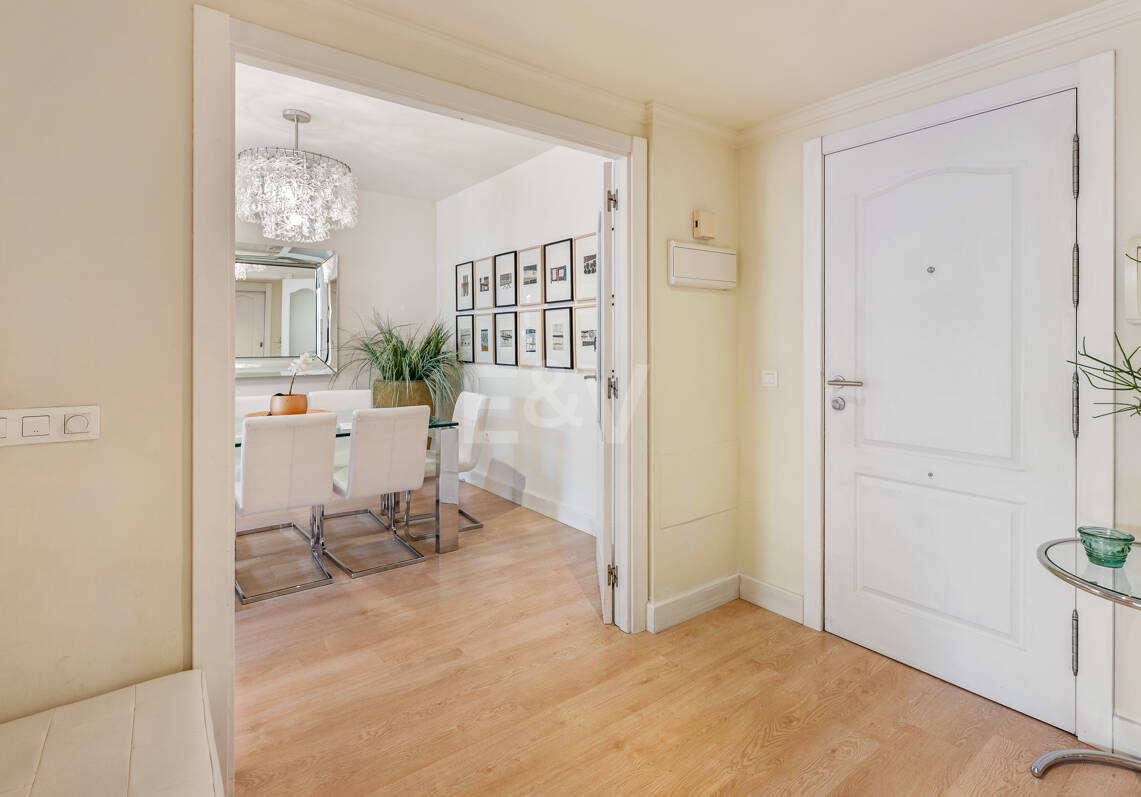 Exclusive Apartment with Private Terrace in Nagüeles