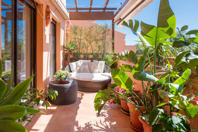 Exclusivo apartamento con terraza privada en Nagüeles