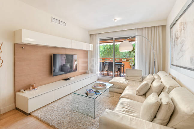 Exclusivo apartamento con terraza privada en Nagüeles