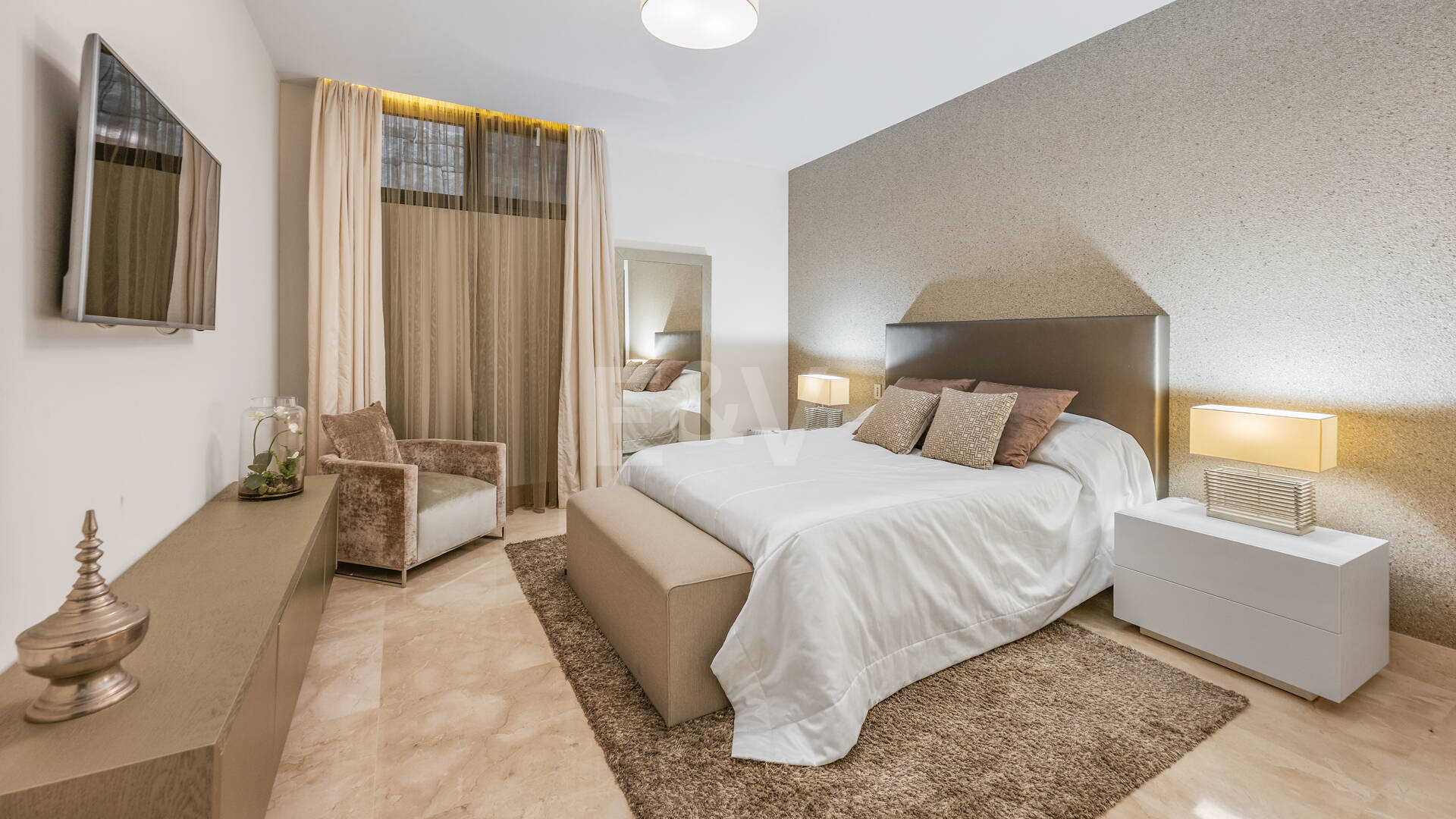 Luxury 5-Bedroom Ground Floor Duplex in Sierra Blanca, Golden Mile | Mid & Long-Term Rental