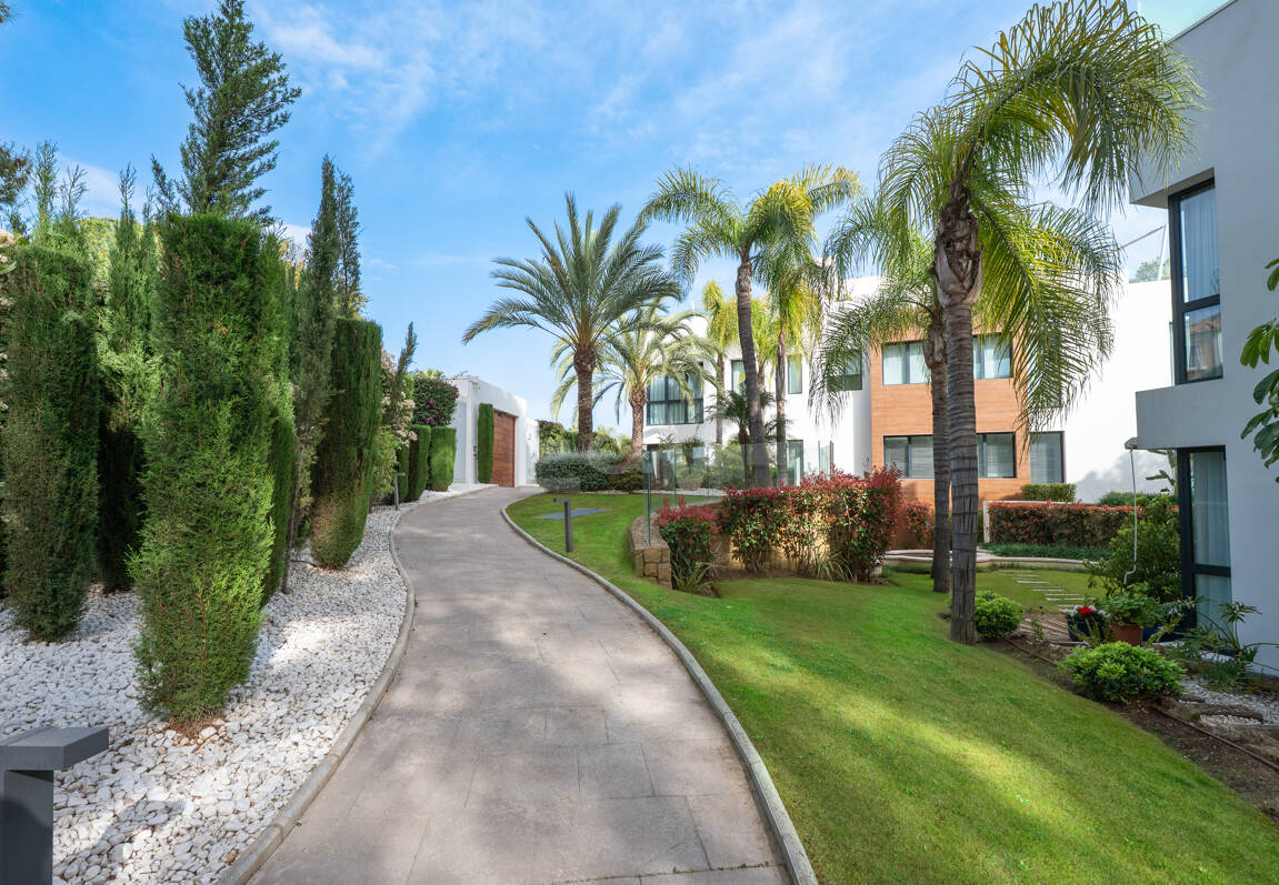 Luxury 5-Bedroom Ground Floor Duplex in Sierra Blanca, Golden Mile | Mid & Long-Term Rental