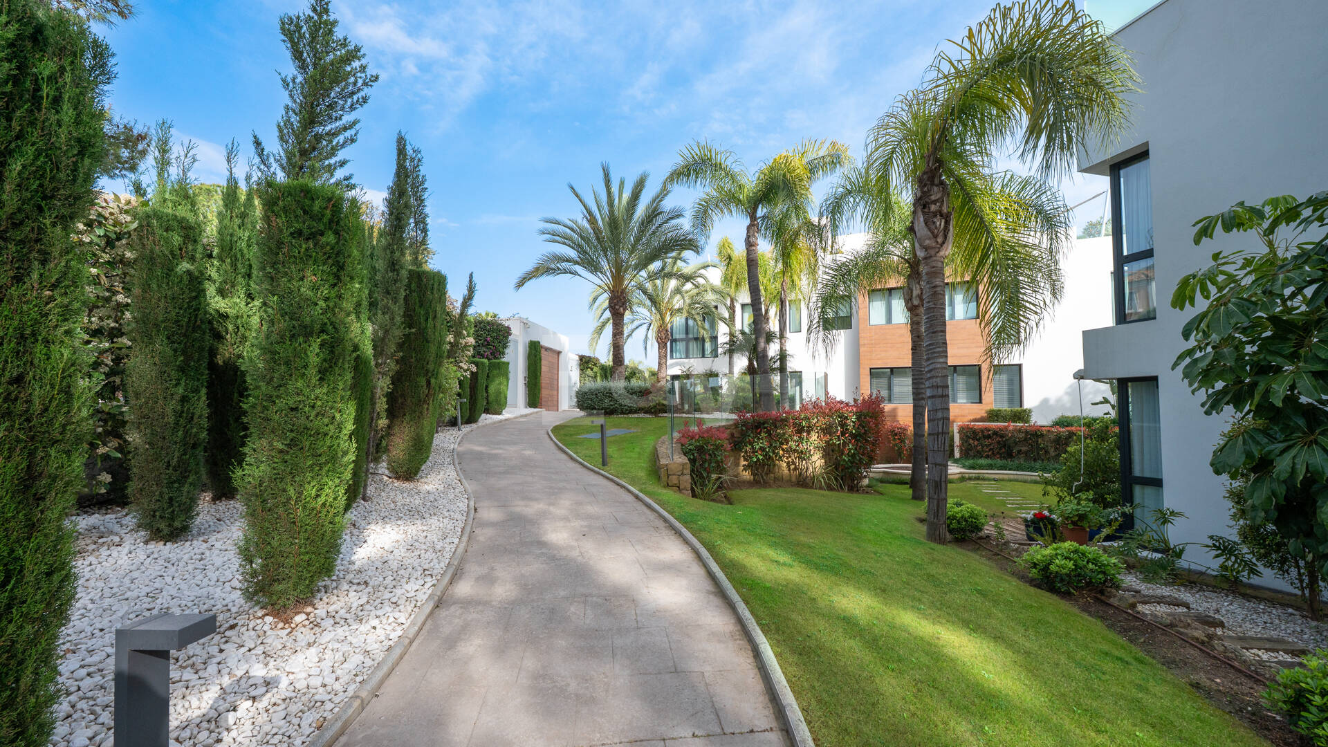 Luxury 5-Bedroom Ground Floor Duplex in Sierra Blanca, Golden Mile | Mid & Long-Term Rental