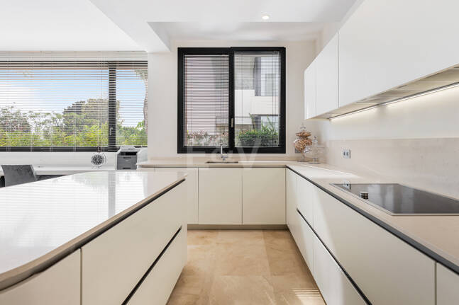 Luxury 5-Bedroom Ground Floor Duplex in Sierra Blanca, Golden Mile | Mid & Long-Term Rental