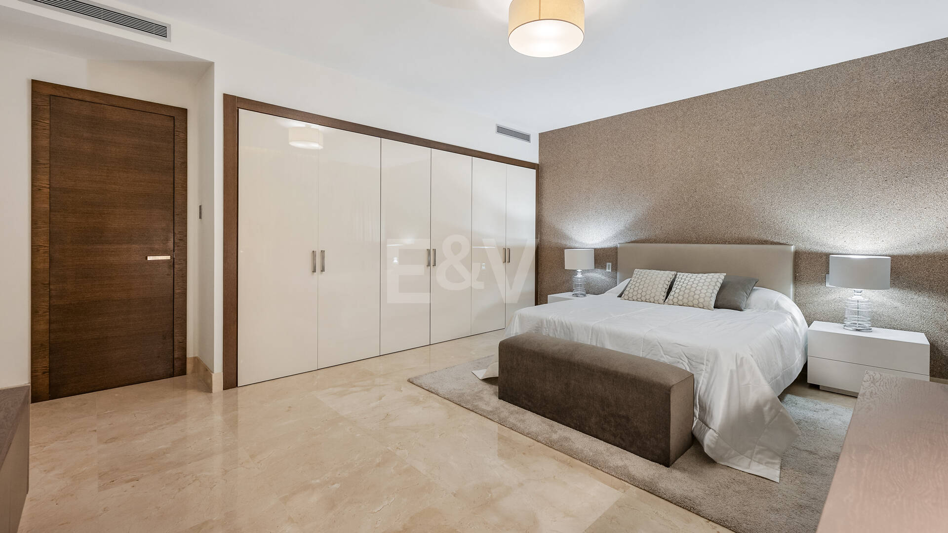 Luxury 5-Bedroom Ground Floor Duplex in Sierra Blanca, Golden Mile | Mid & Long-Term Rental