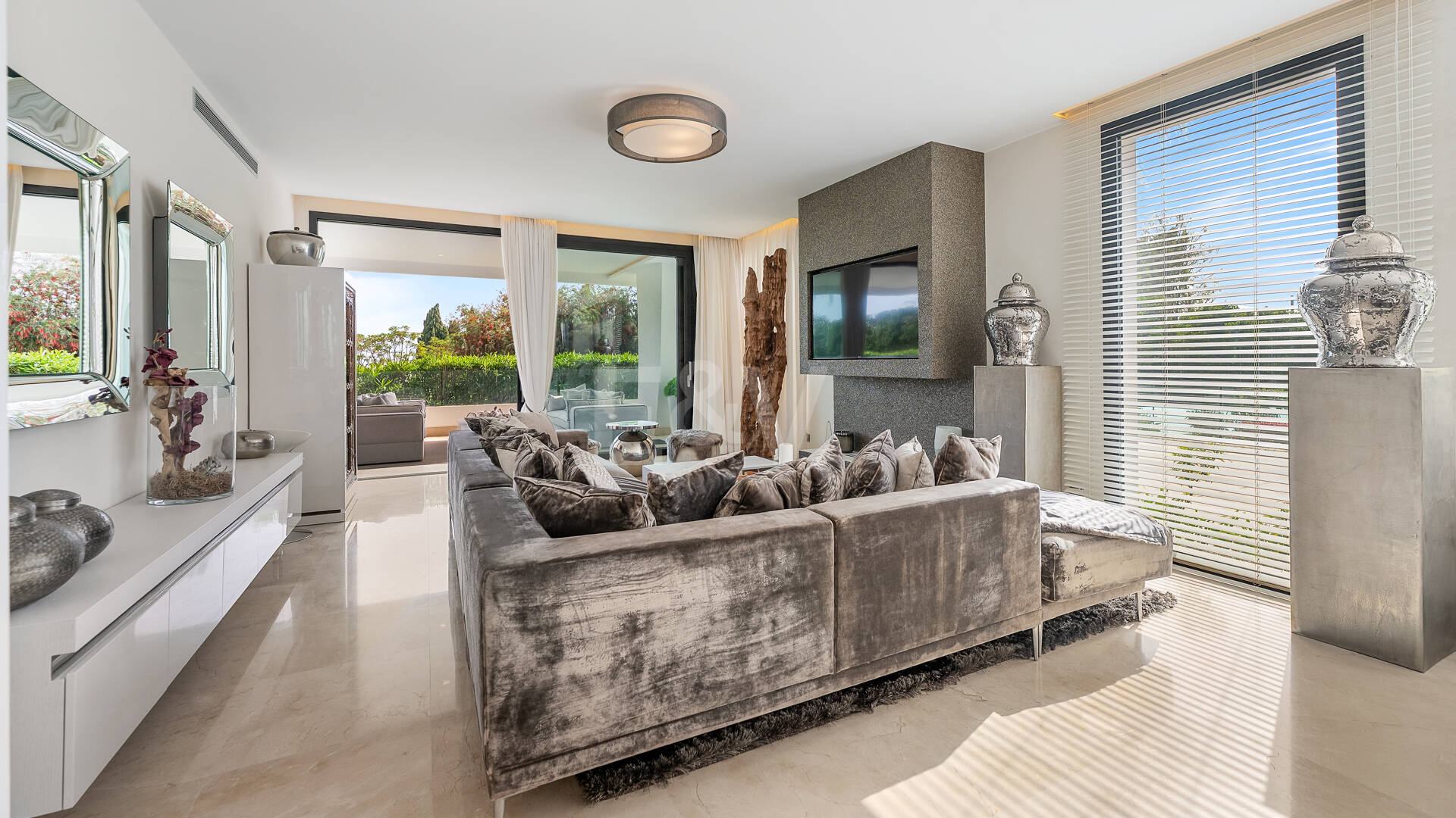 Luxury 5-Bedroom Ground Floor Duplex in Sierra Blanca, Golden Mile | Mid & Long-Term Rental