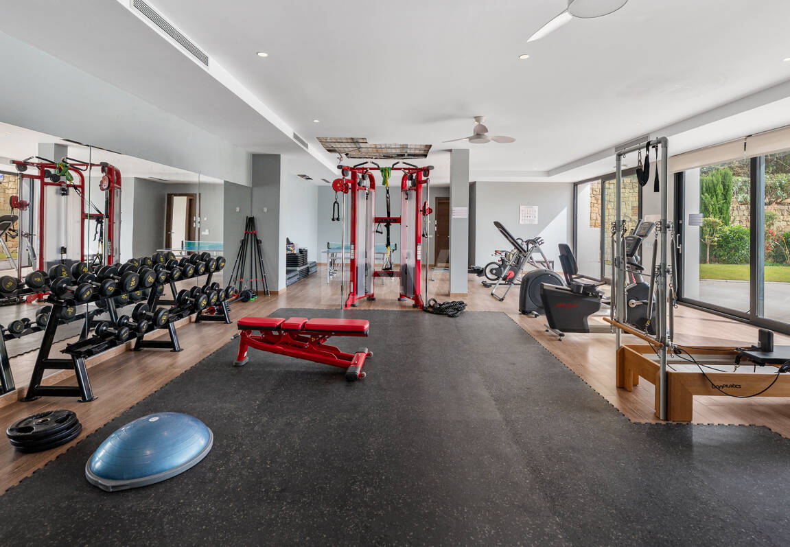 Luxury 5-Bedroom Ground Floor Duplex in Sierra Blanca, Golden Mile | Mid & Long-Term Rental