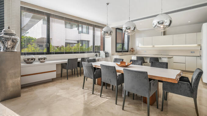 Luxuriöse 5-Zimmer-Maisonette im Erdgeschoss in Sierra Blanca, Goldene Meile | Mittel- u. Langzeitmiete