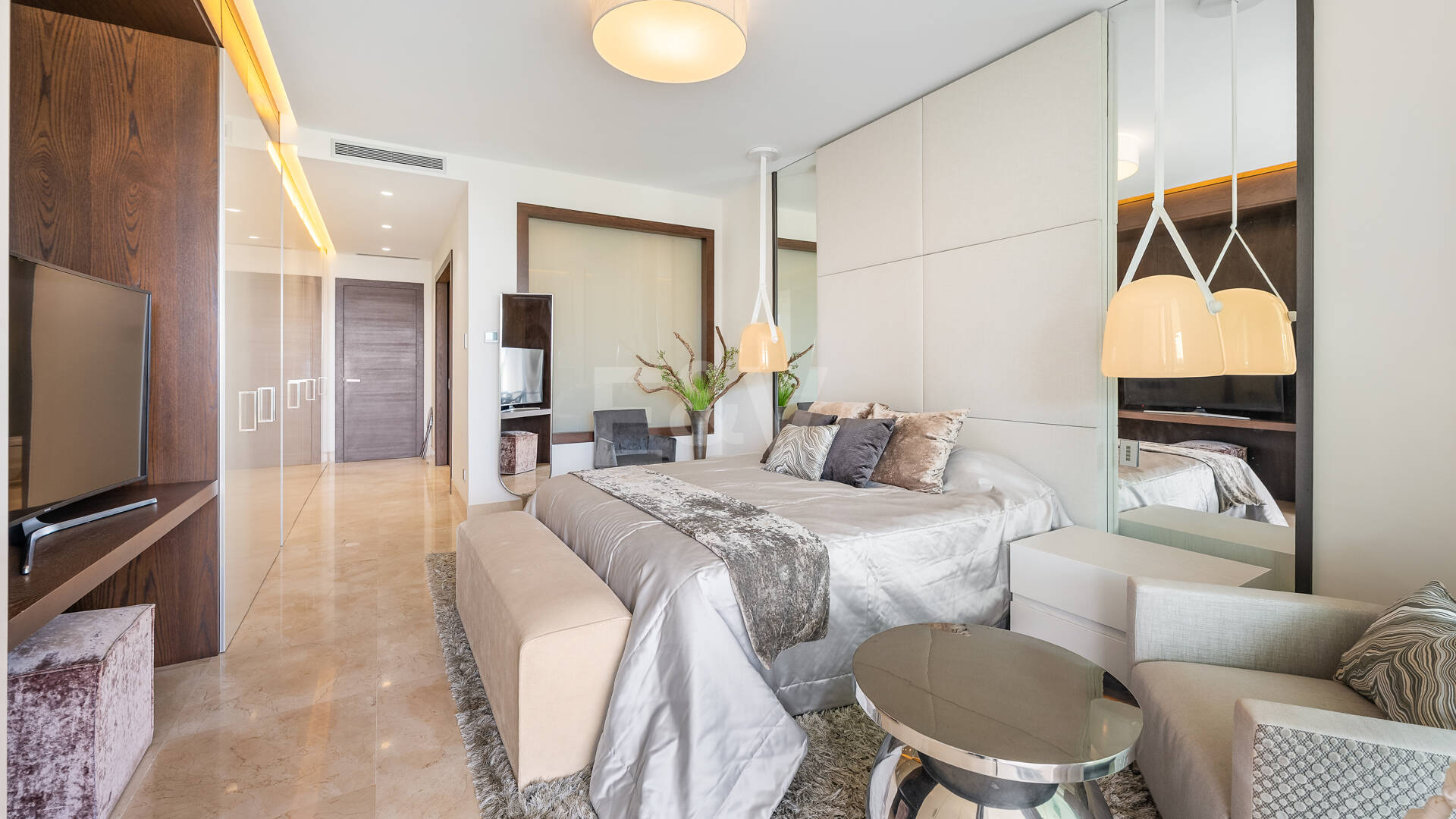 Luxury 5-Bedroom Ground Floor Duplex in Sierra Blanca, Golden Mile | Mid & Long-Term Rental