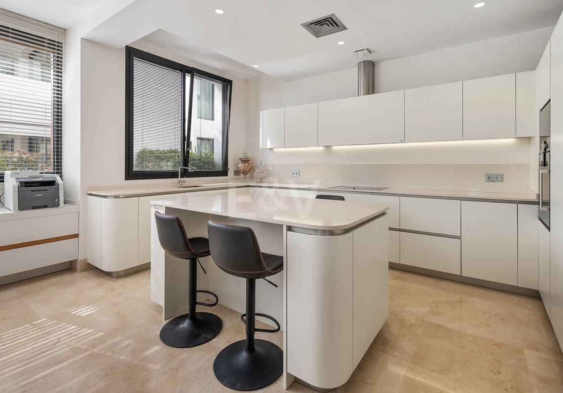 Luxury 5-Bedroom Ground Floor Duplex in Sierra Blanca, Golden Mile | Mid & Long-Term Rental