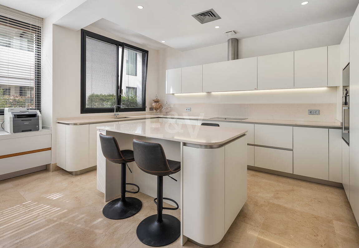 Luxury 5-Bedroom Ground Floor Duplex in Sierra Blanca, Golden Mile | Mid & Long-Term Rental