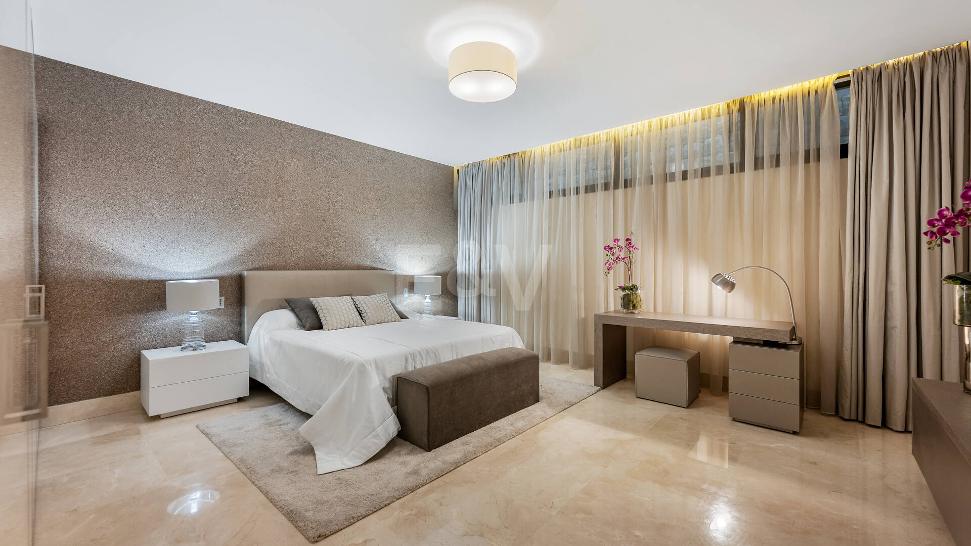 Luxury 5-Bedroom Ground Floor Duplex in Sierra Blanca, Golden Mile | Mid & Long-Term Rental