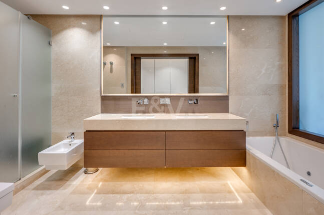 Luxury 5-Bedroom Ground Floor Duplex in Sierra Blanca, Golden Mile | Mid & Long-Term Rental