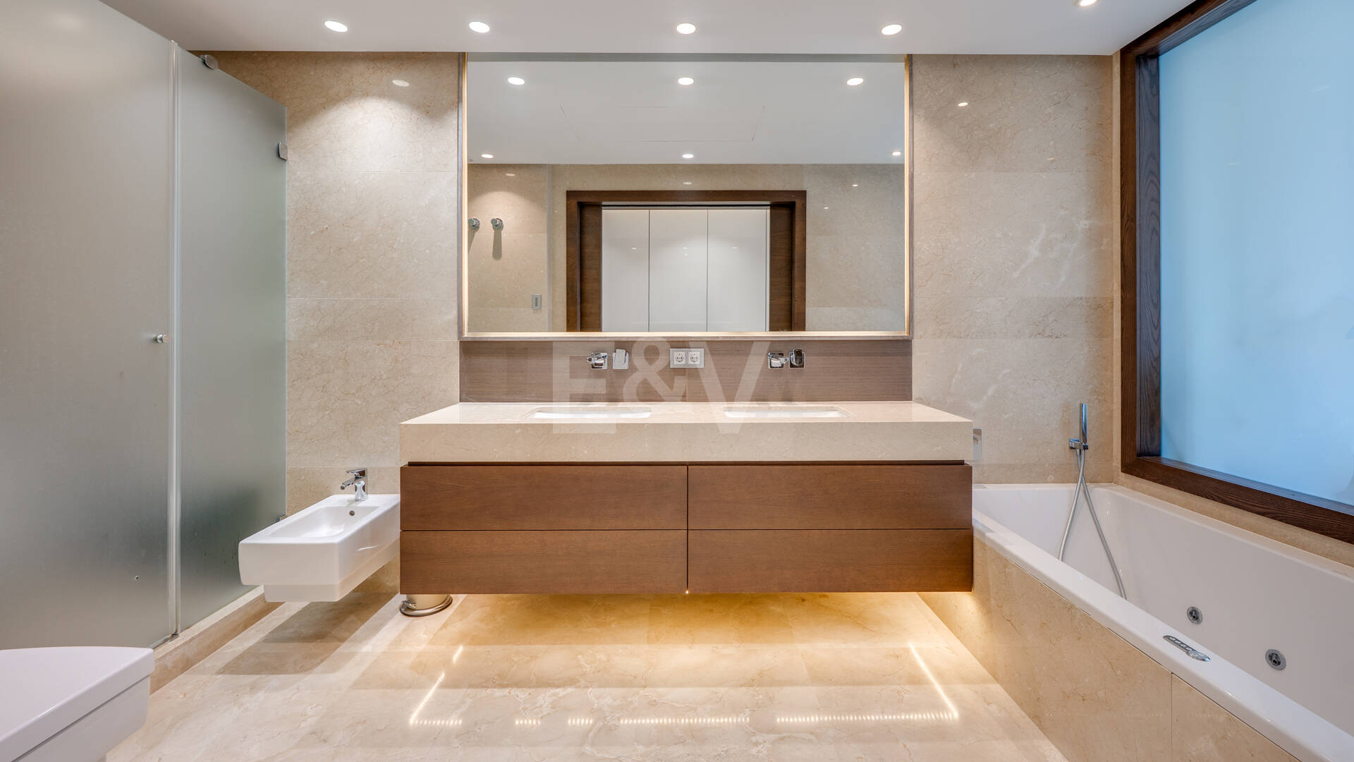 Luxury 5-Bedroom Ground Floor Duplex in Sierra Blanca, Golden Mile | Mid & Long-Term Rental