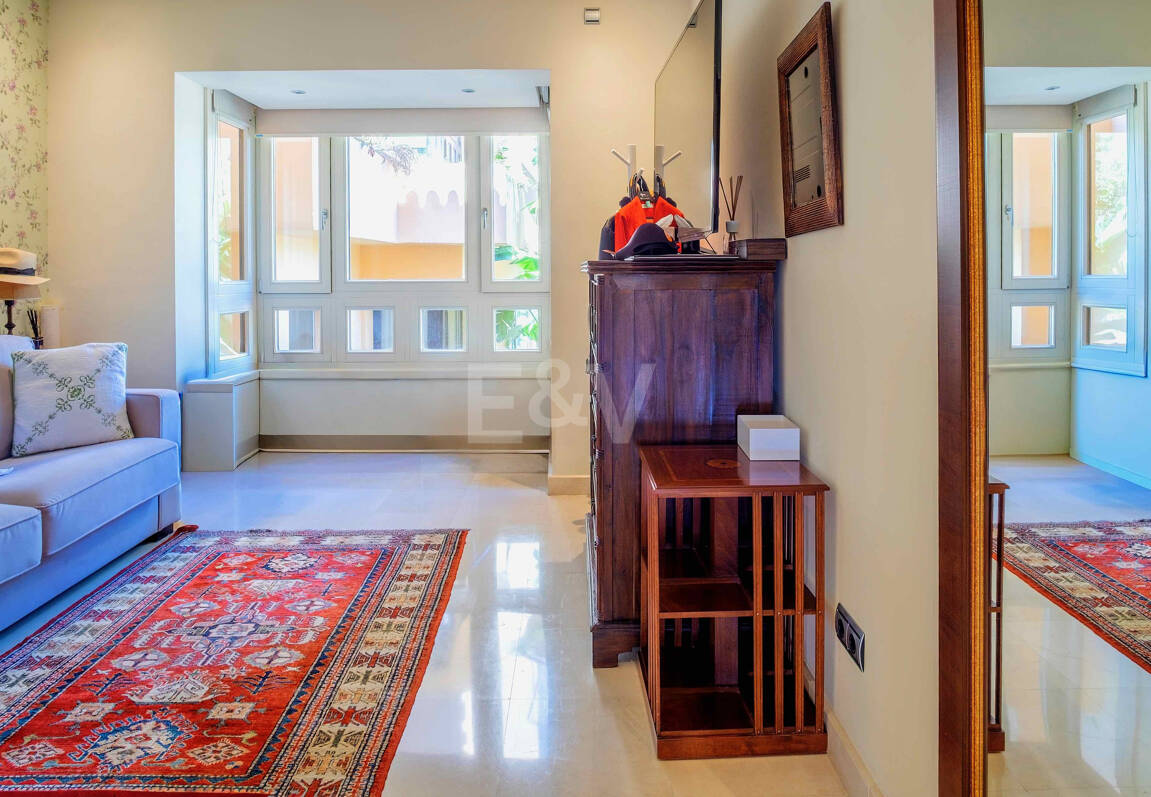 Elegante apartamento orientado al sur con vistas panorámicas al mar en Mansion Club