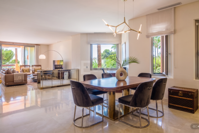 Elegante apartamento orientado al sur con vistas panorámicas al mar en Mansion Club