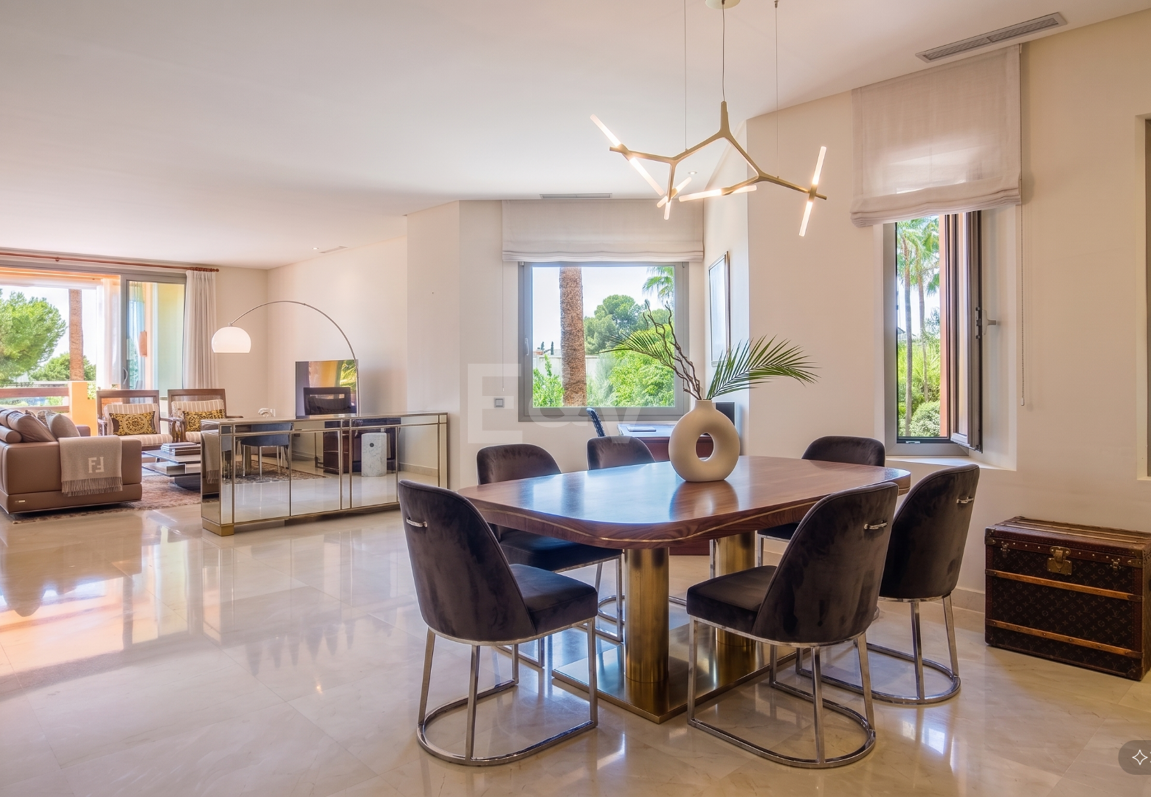 Elegante apartamento orientado al sur con vistas panorámicas al mar en Mansion Club