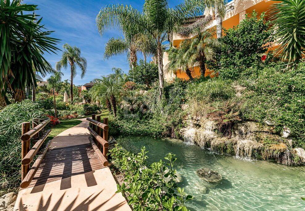 Elegante apartamento orientado al sur con vistas panorámicas al mar en Mansion Club