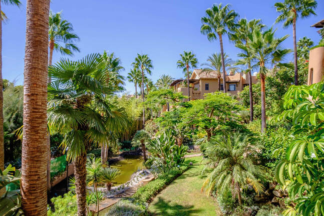 Elegante apartamento orientado al sur con vistas panorámicas al mar en Mansion Club