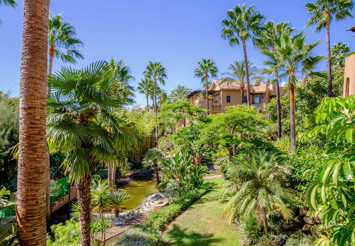 Elegante apartamento orientado al sur con vistas panorámicas al mar en Mansion Club