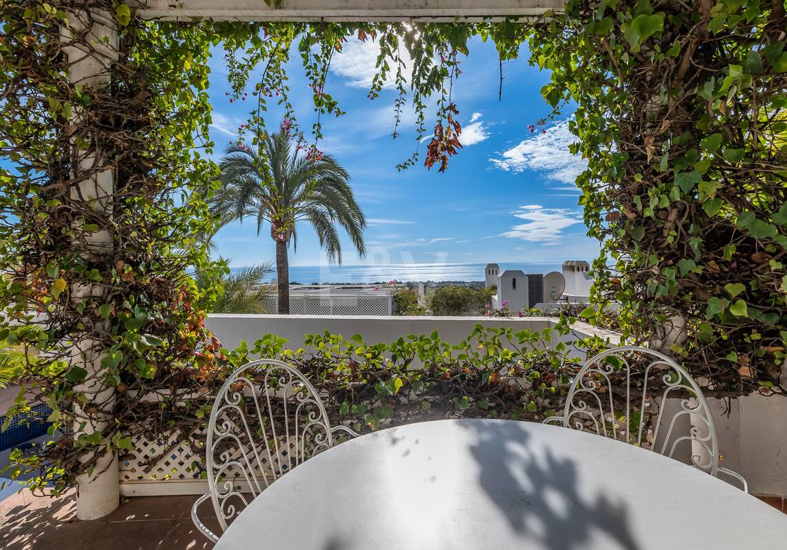 Exklusive 2-Zimmer-Wohnung mit privatem beheiztem Pool & Panoramablick – Goldene Meile Marbella.