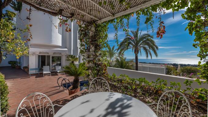 Appartement rez de chaussée à louer à long terme en Marbella Hill Club, Marbella Golden Mile