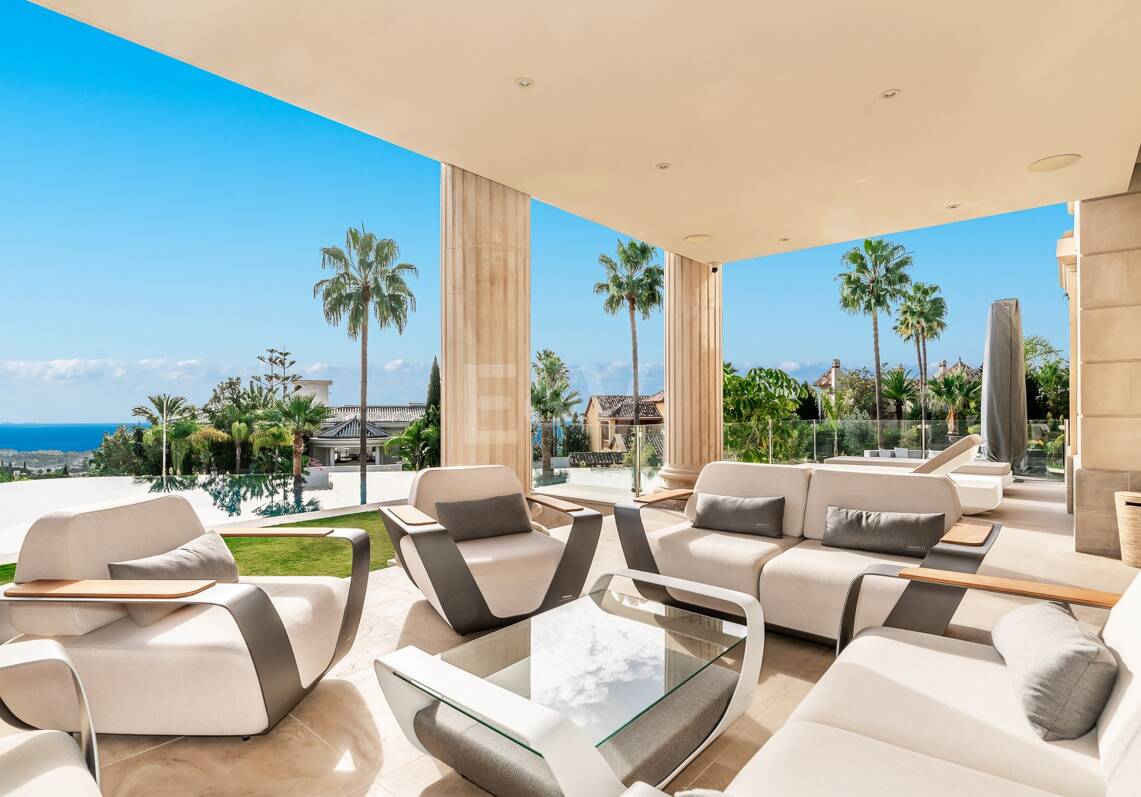 Grand Residence with panoramic sea views in Sierra Blanca