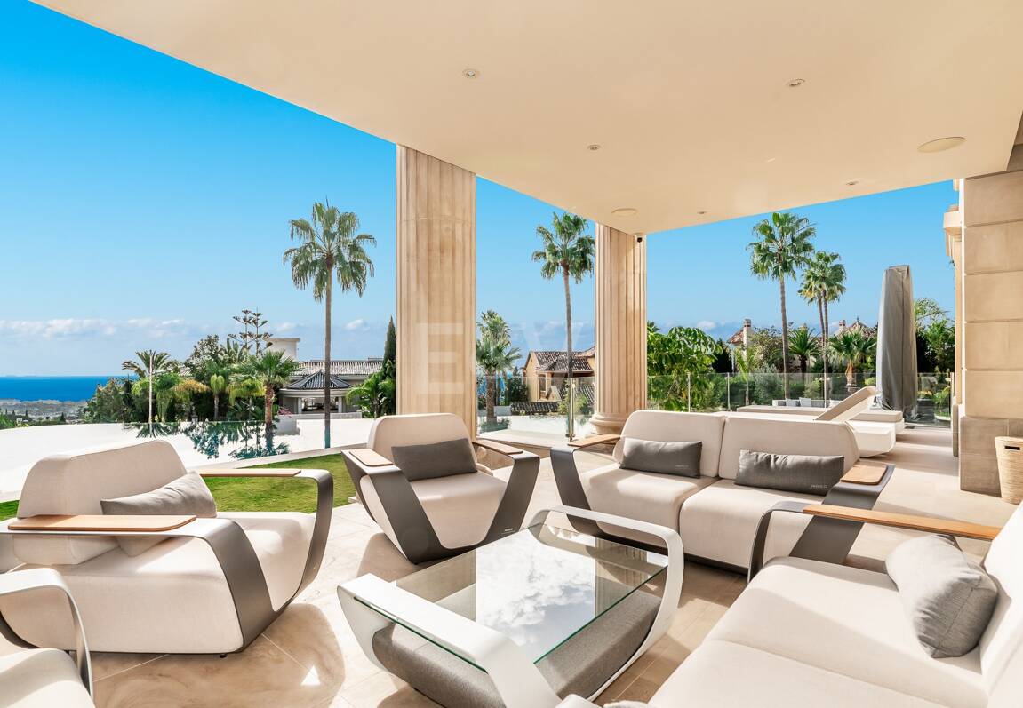 Mansión neoclásica con un toque moderno