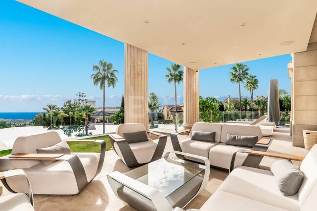 Mansión neoclásica con un toque moderno