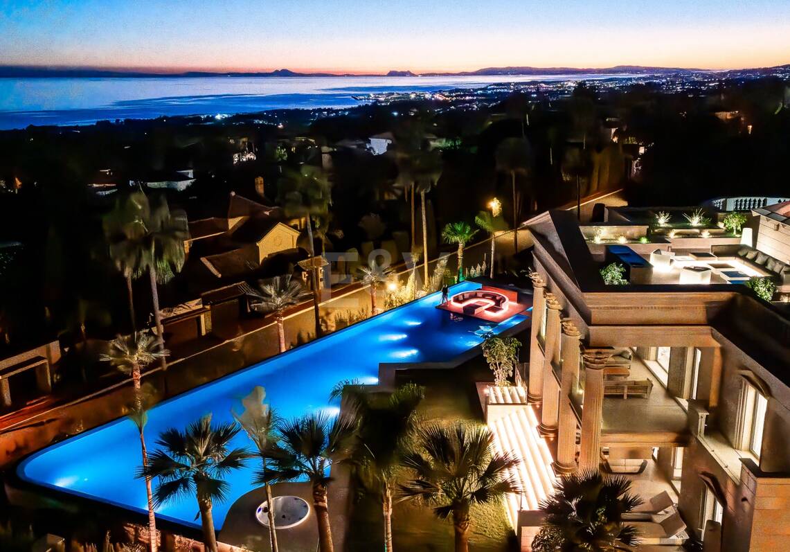 Grand Residence with panoramic sea views in Sierra Blanca