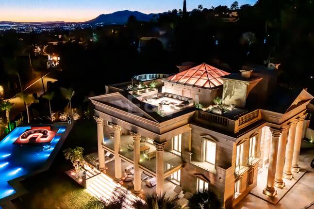 Mansión neoclásica con un toque moderno