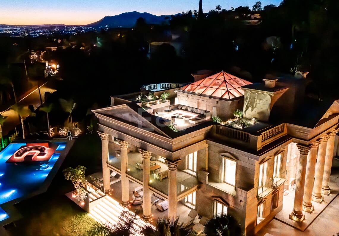 Grand Residence with panoramic sea views in Sierra Blanca