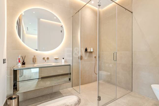 Mansión neoclásica con un toque moderno