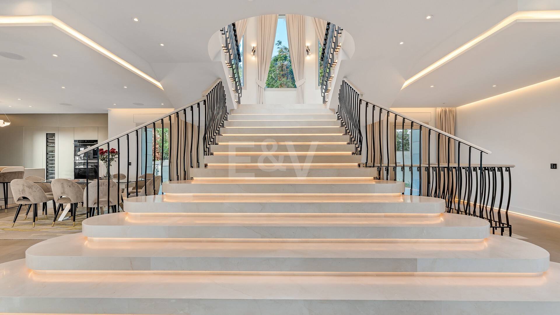 Mansión neoclásica con un toque moderno