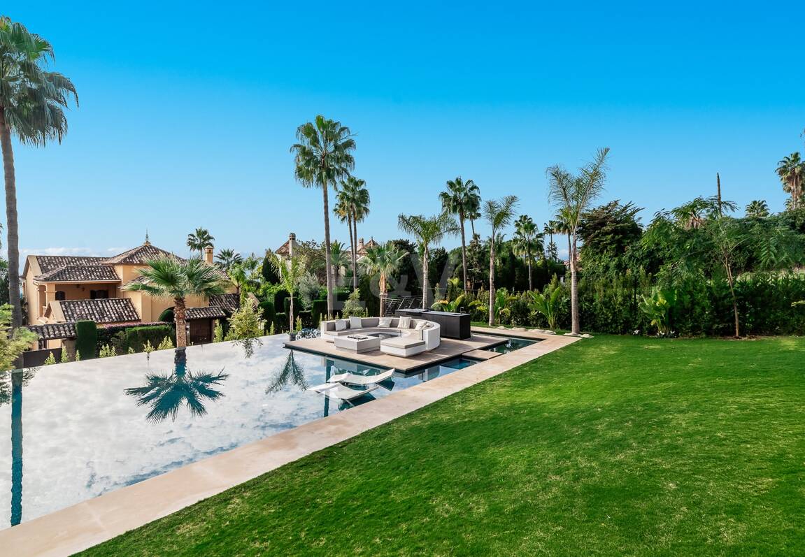 Mansión neoclásica con un toque moderno