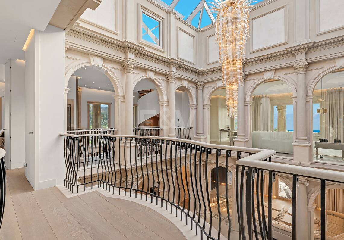 Grand Residence with panoramic sea views in Sierra Blanca