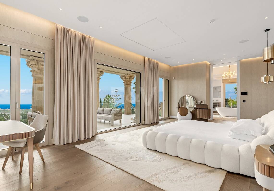 Grand Residence with panoramic sea views in Sierra Blanca