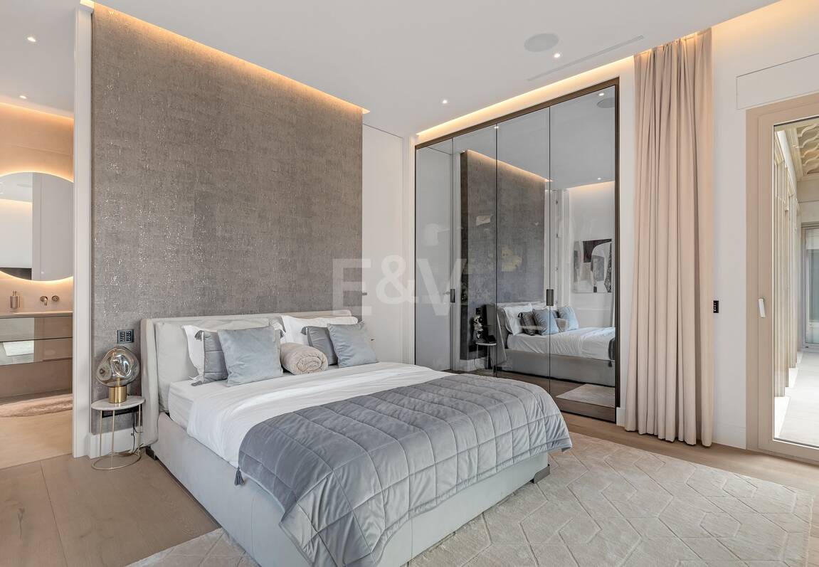 Mansión neoclásica con un toque moderno