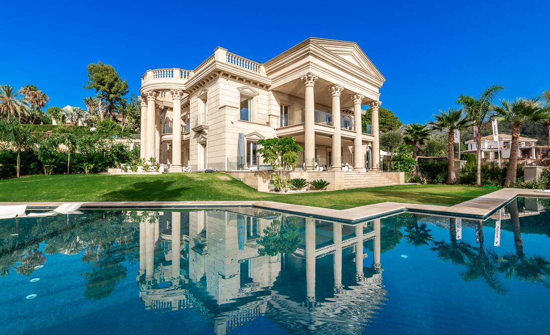 Mansión neoclásica con un toque moderno