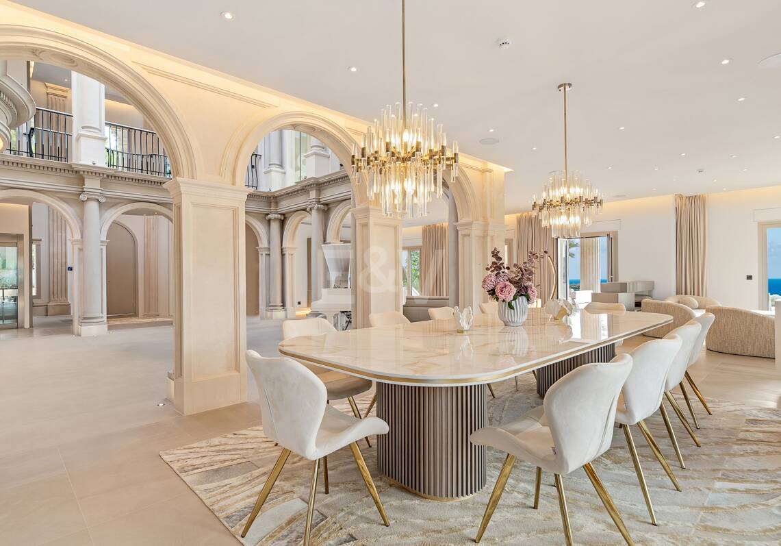 Grand Residence with panoramic sea views in Sierra Blanca